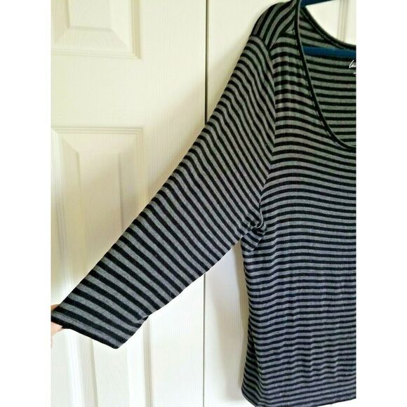 Lane Bryant 3/4 Sleeved‎ Lightweight Scoop Neck Shirt 18/20 Gray Black Striped - Picture 2 of 4